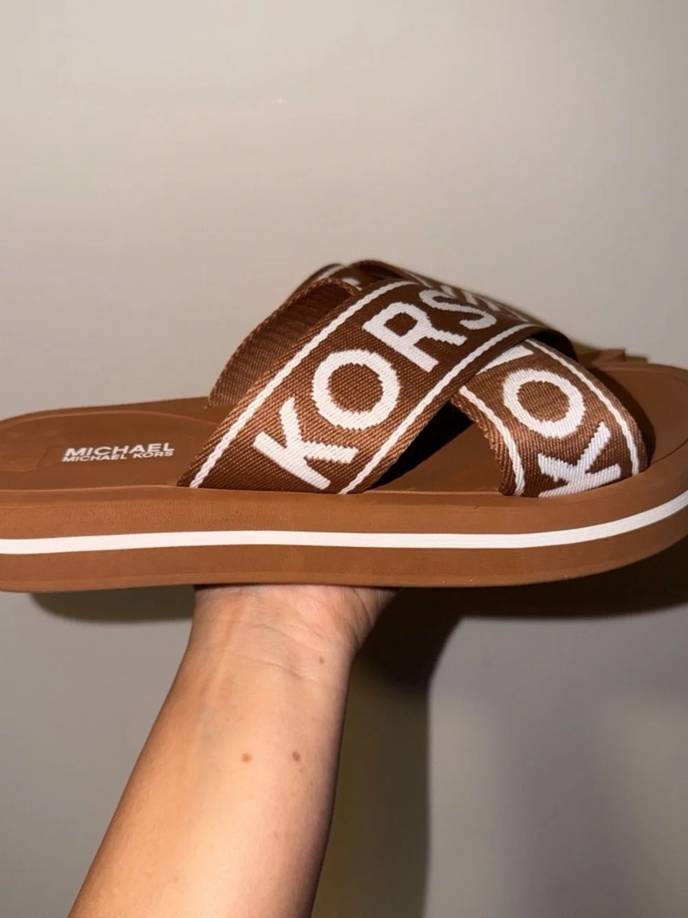 🤎Michael Kors~Criss Cross Logo Signature Sandals Slides SIZE 7